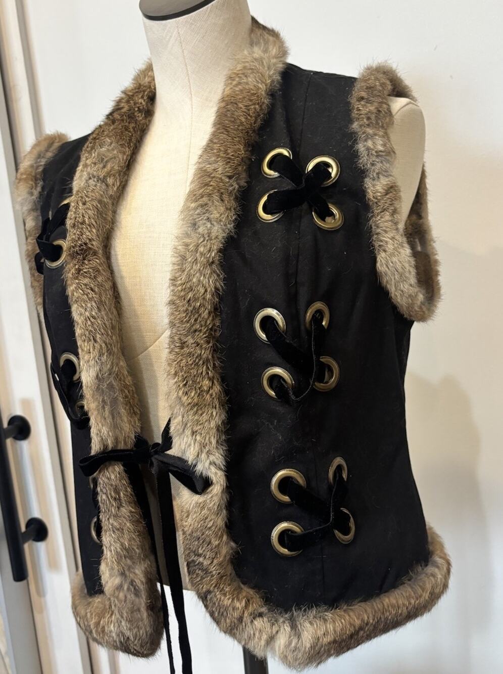 Atelier Faux Fur Trimmed Women’s Vest Size 10 With Front Lacing Loops